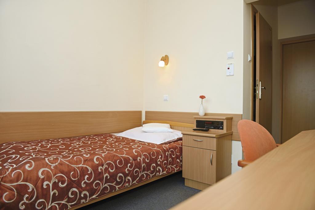 Kzzg W Polsce, Gornicze Sanatorium Zwiazkowe "Gornik" Hotel Iwonicz-Zdroj Room photo
